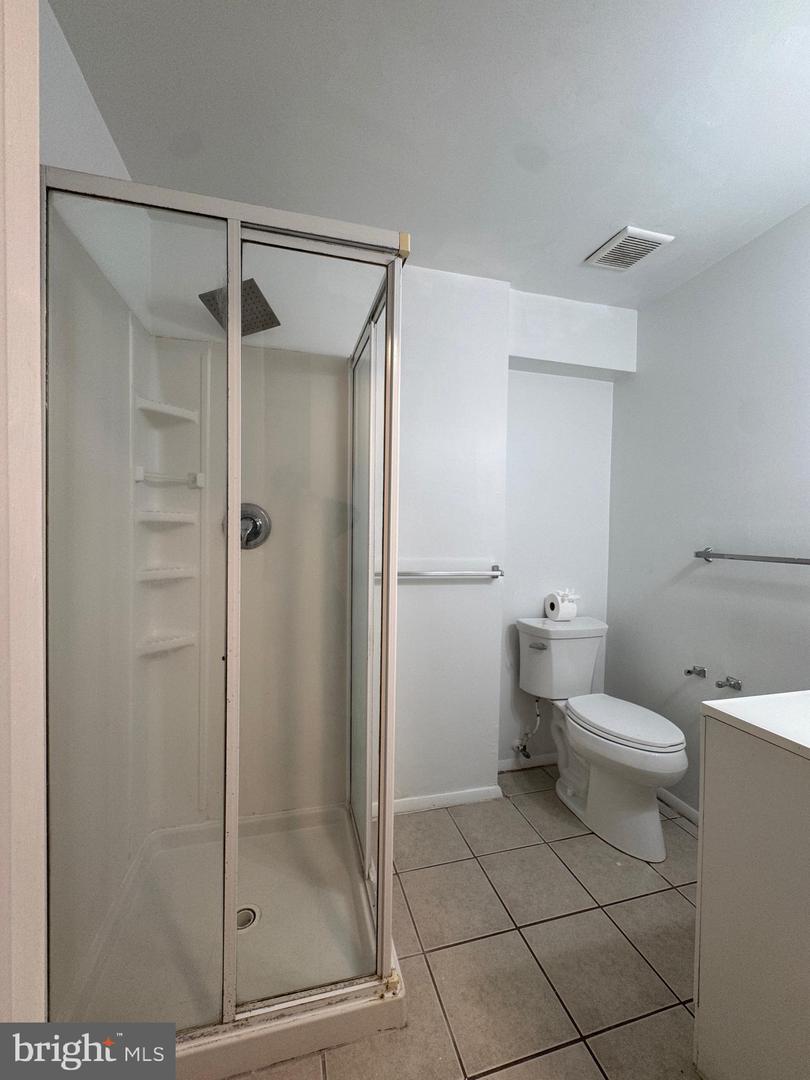 8336 CLAREMONT WOODS DR, ALEXANDRIA, Virginia 22309, 3 Bedrooms Bedrooms, ,2 BathroomsBathrooms,Residential,For sale,8336 CLAREMONT WOODS DR,VAFX2233824 MLS # VAFX2233824