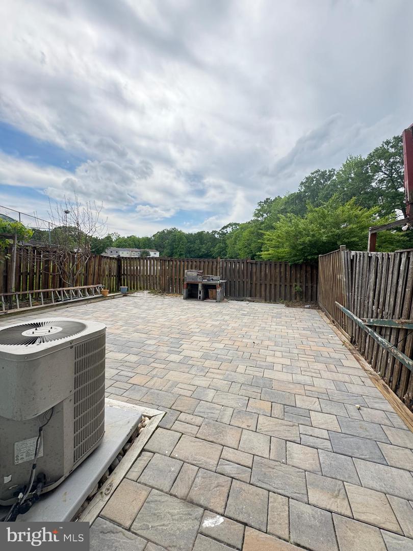 8336 CLAREMONT WOODS DR, ALEXANDRIA, Virginia 22309, 3 Bedrooms Bedrooms, ,2 BathroomsBathrooms,Residential,For sale,8336 CLAREMONT WOODS DR,VAFX2233824 MLS # VAFX2233824
