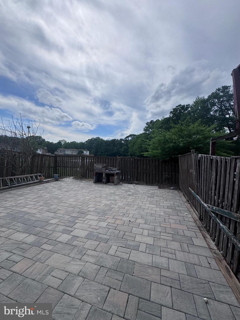 8336 CLAREMONT WOODS DR, ALEXANDRIA, Virginia 22309, 3 Bedrooms Bedrooms, ,2 BathroomsBathrooms,Residential,For sale,8336 CLAREMONT WOODS DR,VAFX2233824 MLS # VAFX2233824