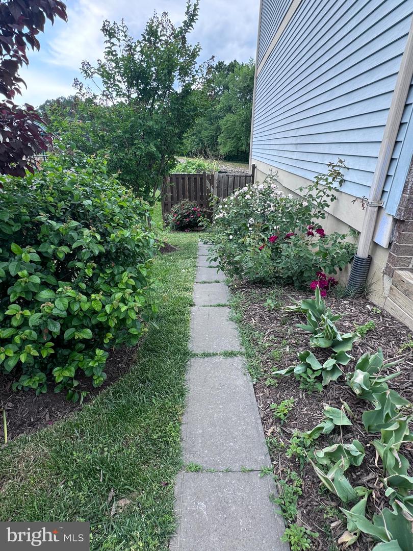 8336 CLAREMONT WOODS DR, ALEXANDRIA, Virginia 22309, 3 Bedrooms Bedrooms, ,2 BathroomsBathrooms,Residential,For sale,8336 CLAREMONT WOODS DR,VAFX2233824 MLS # VAFX2233824
