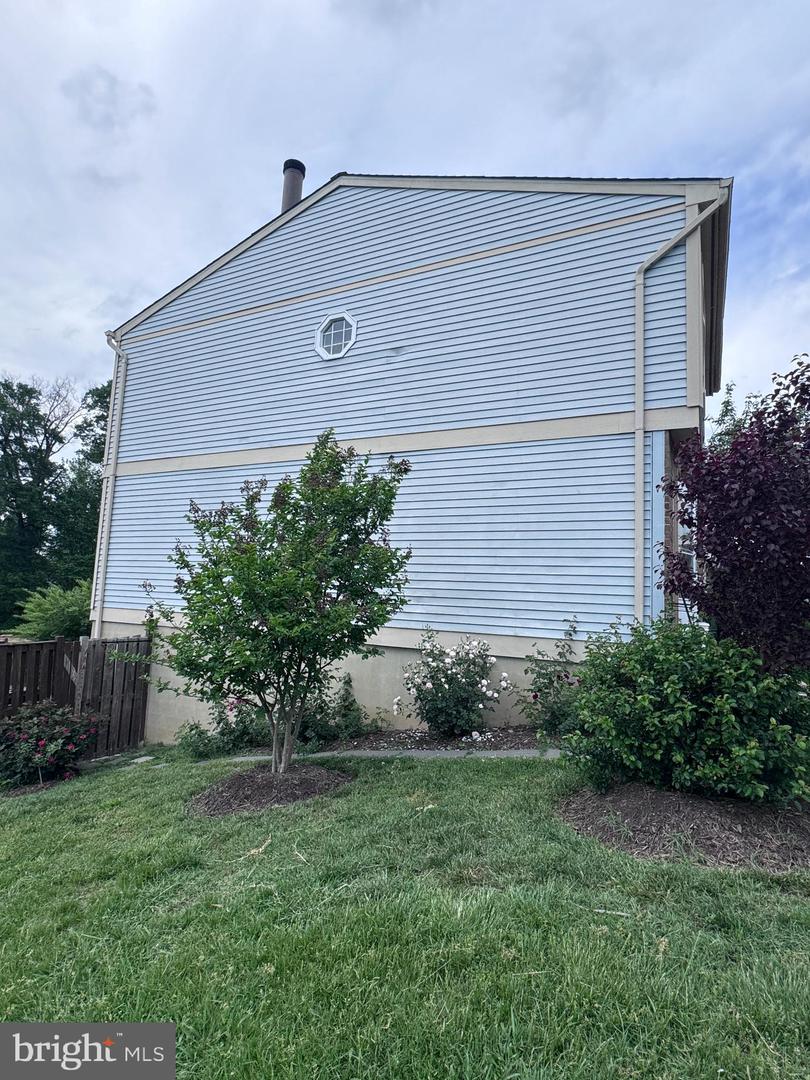 8336 CLAREMONT WOODS DR, ALEXANDRIA, Virginia 22309, 3 Bedrooms Bedrooms, ,2 BathroomsBathrooms,Residential,For sale,8336 CLAREMONT WOODS DR,VAFX2233824 MLS # VAFX2233824