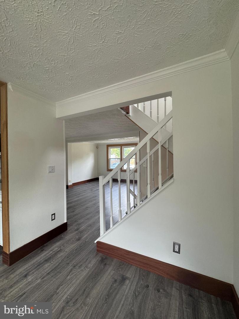 8336 CLAREMONT WOODS DR, ALEXANDRIA, Virginia 22309, 3 Bedrooms Bedrooms, ,2 BathroomsBathrooms,Residential,For sale,8336 CLAREMONT WOODS DR,VAFX2233824 MLS # VAFX2233824