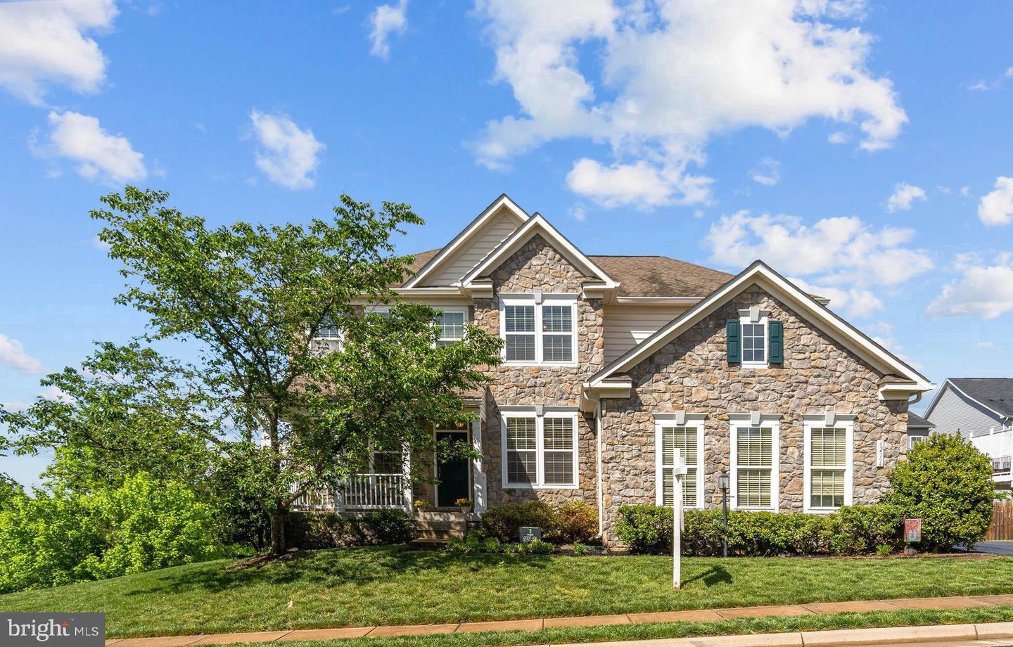42364 WINSBURY WEST PL, STERLING, Virginia 20166, 6 Bedrooms Bedrooms, ,4 BathroomsBathrooms,Residential,For sale,42364 WINSBURY WEST PL,VALO2093694 MLS # VALO2093694