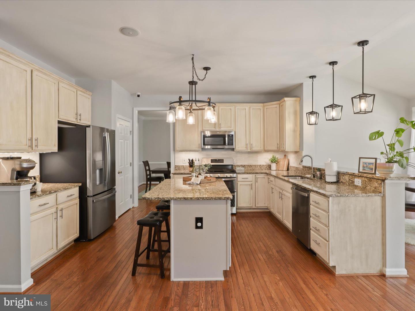 42026 CHERISH CT, ALDIE, Virginia 20105, 6 Bedrooms Bedrooms, ,3 BathroomsBathrooms,Residential,For sale,42026 CHERISH CT,VALO2093718 MLS # VALO2093718
