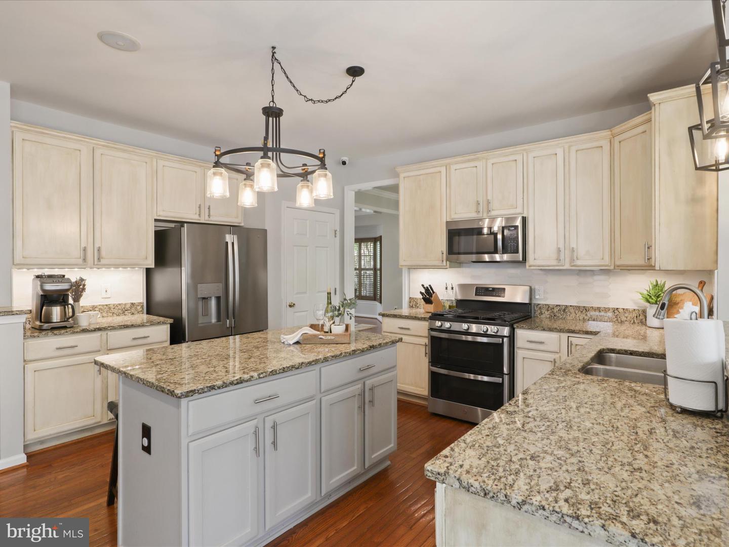 42026 CHERISH CT, ALDIE, Virginia 20105, 6 Bedrooms Bedrooms, ,3 BathroomsBathrooms,Residential,For sale,42026 CHERISH CT,VALO2093718 MLS # VALO2093718