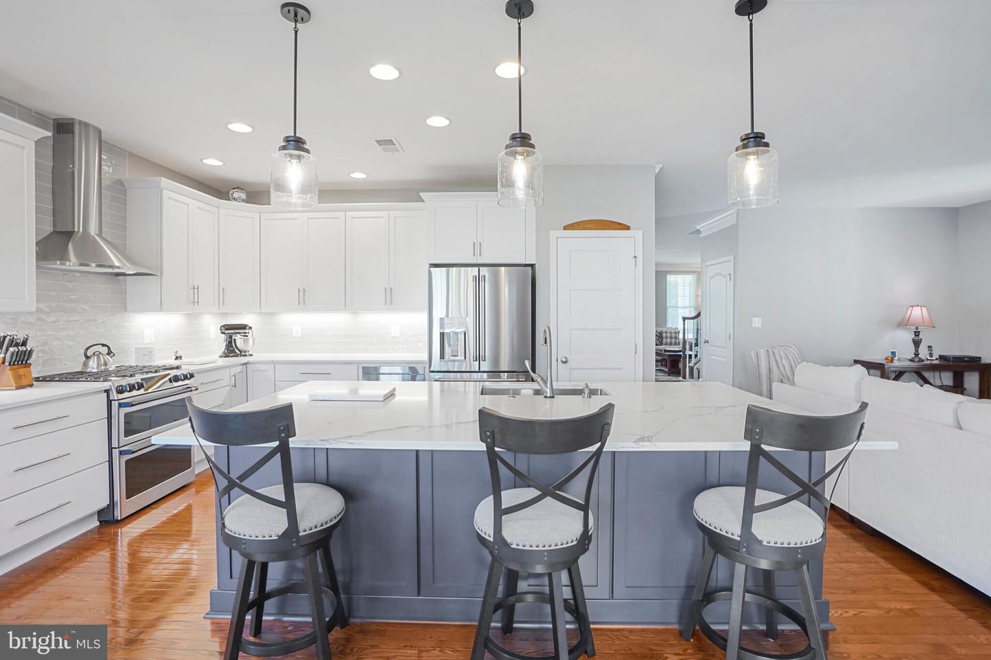25210 ULYSSES ST, CHANTILLY, Virginia 20152, 5 Bedrooms Bedrooms, ,3 BathroomsBathrooms,Residential,For sale,25210 ULYSSES ST,VALO2093610 MLS # VALO2093610
