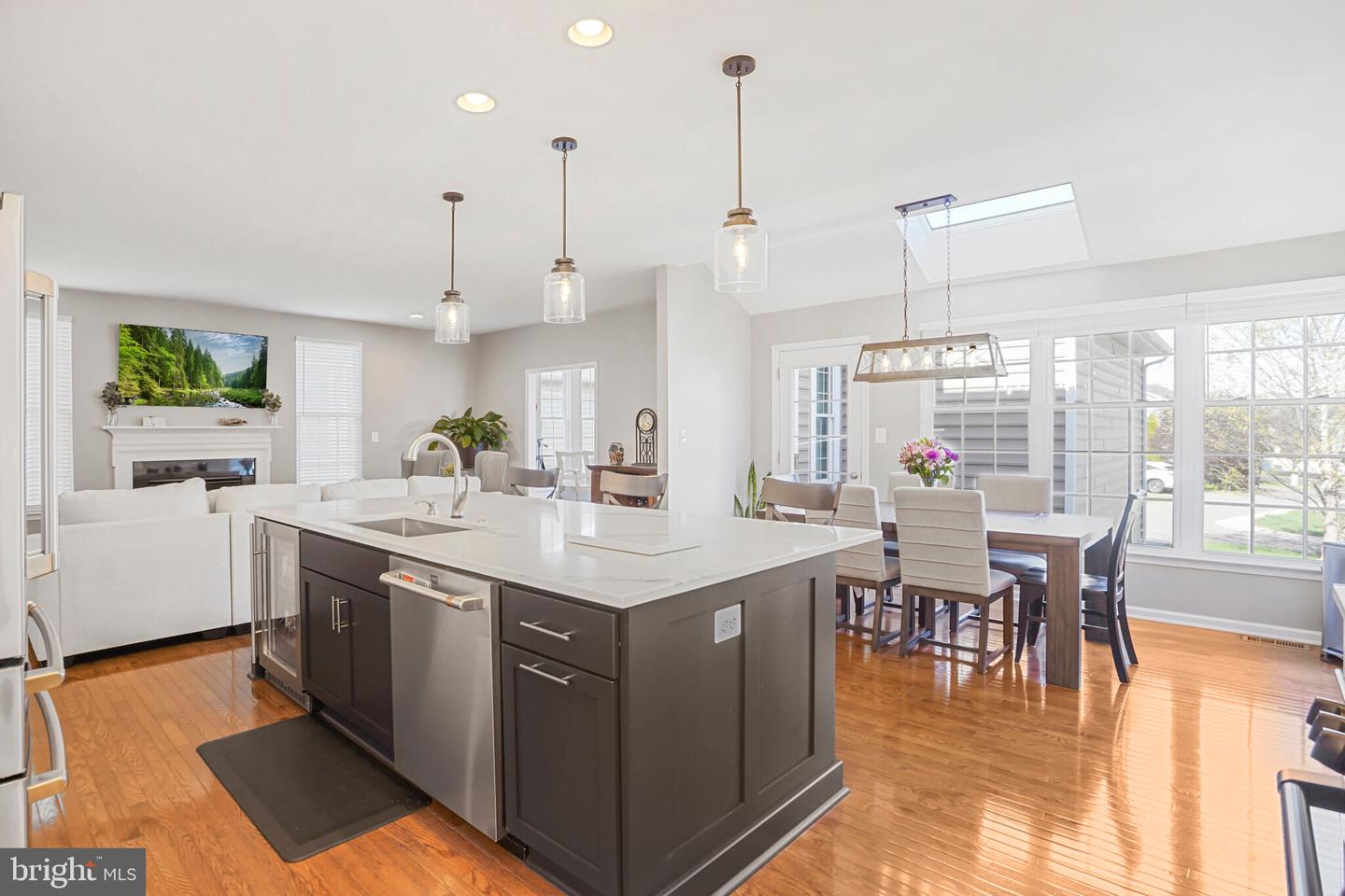 25210 ULYSSES ST, CHANTILLY, Virginia 20152, 5 Bedrooms Bedrooms, ,3 BathroomsBathrooms,Residential,For sale,25210 ULYSSES ST,VALO2093610 MLS # VALO2093610