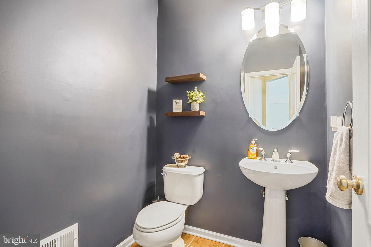 25210 ULYSSES ST, CHANTILLY, Virginia 20152, 5 Bedrooms Bedrooms, ,3 BathroomsBathrooms,Residential,For sale,25210 ULYSSES ST,VALO2093610 MLS # VALO2093610