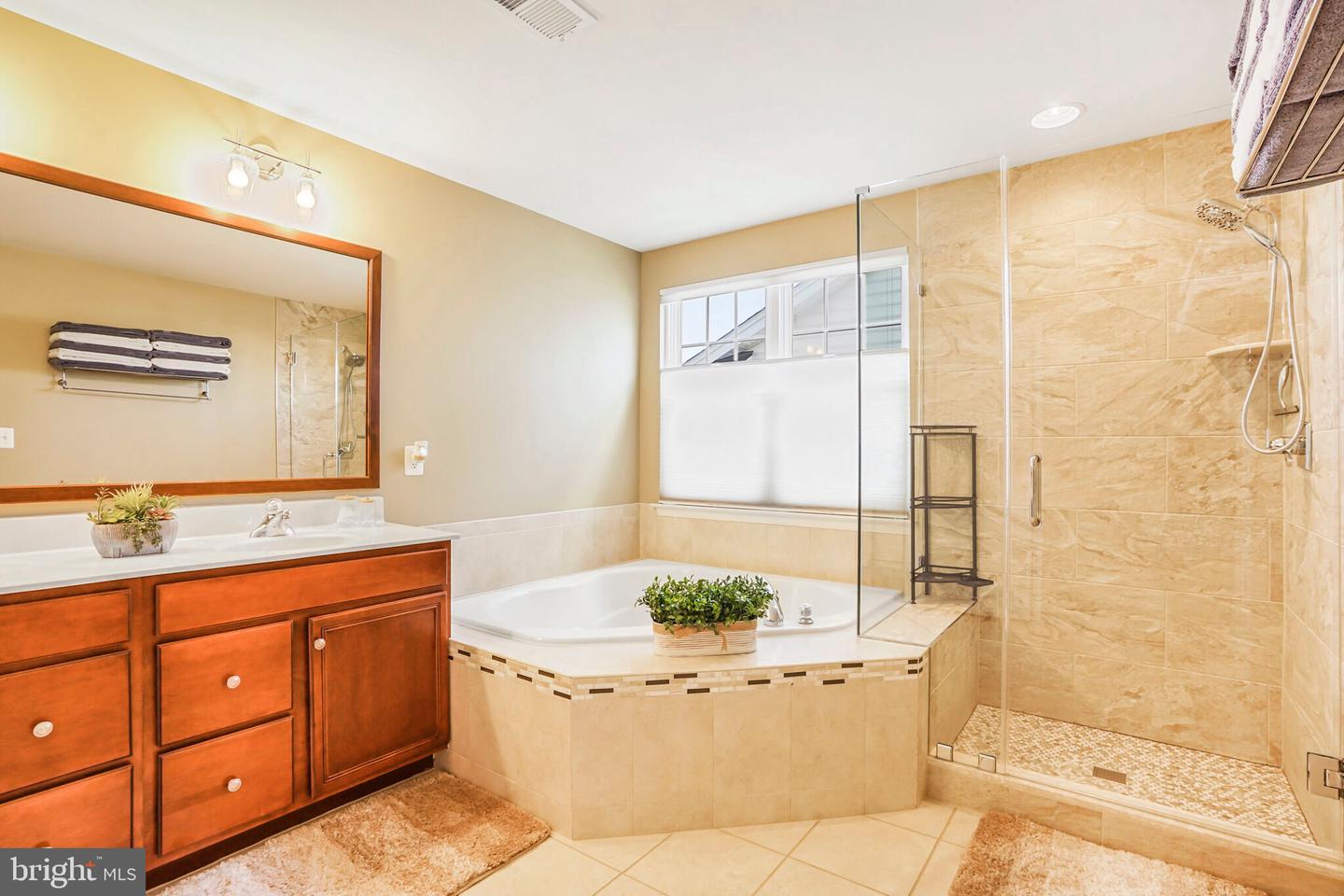 25210 ULYSSES ST, CHANTILLY, Virginia 20152, 5 Bedrooms Bedrooms, ,3 BathroomsBathrooms,Residential,For sale,25210 ULYSSES ST,VALO2093610 MLS # VALO2093610