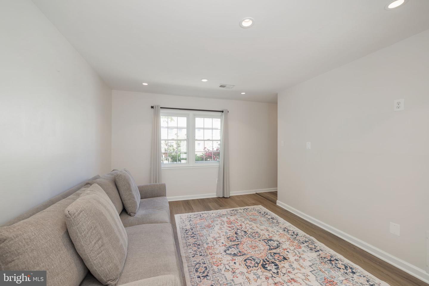 7745 MATISSE WAY, SPRINGFIELD, Virginia 22153, 3 Bedrooms Bedrooms, ,2 BathroomsBathrooms,Residential,For sale,7745 MATISSE WAY,VAFX2234372 MLS # VAFX2234372