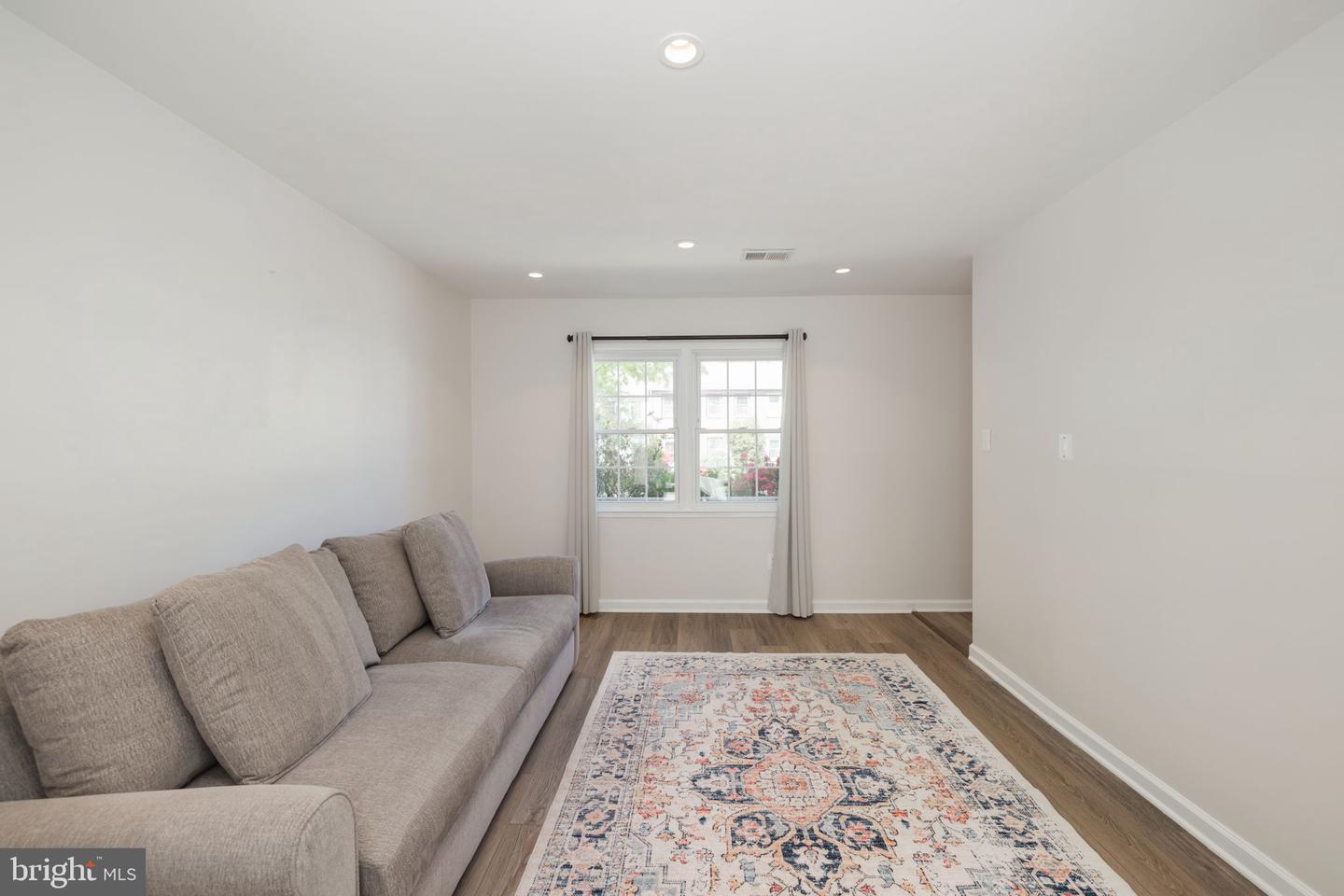 7745 MATISSE WAY, SPRINGFIELD, Virginia 22153, 3 Bedrooms Bedrooms, ,2 BathroomsBathrooms,Residential,For sale,7745 MATISSE WAY,VAFX2234372 MLS # VAFX2234372