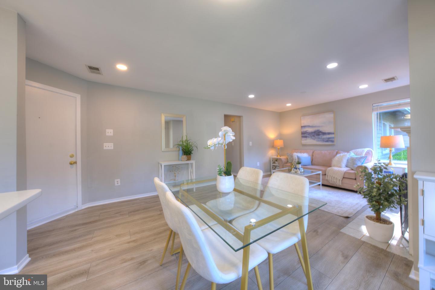 11733 SUMMERCHASE CIR #1733A, RESTON, Virginia 20194, 2 Bedrooms Bedrooms, ,2 BathroomsBathrooms,Residential,For sale,11733 SUMMERCHASE CIR #1733A,VAFX2233992 MLS # VAFX2233992