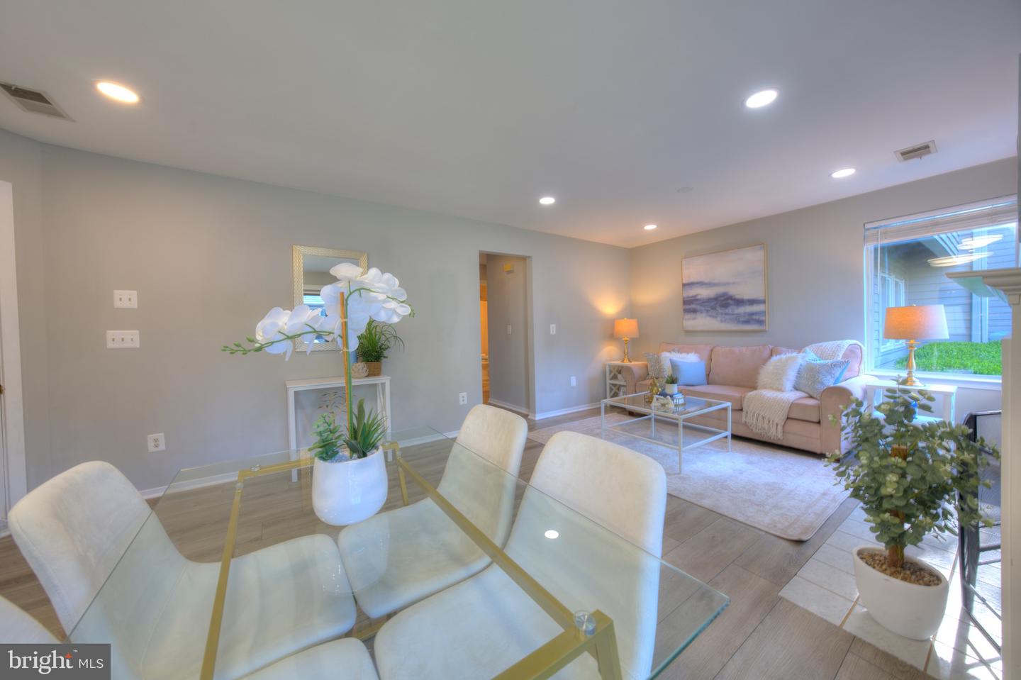 11733 SUMMERCHASE CIR #1733A, RESTON, Virginia 20194, 2 Bedrooms Bedrooms, ,2 BathroomsBathrooms,Residential,For sale,11733 SUMMERCHASE CIR #1733A,VAFX2233992 MLS # VAFX2233992