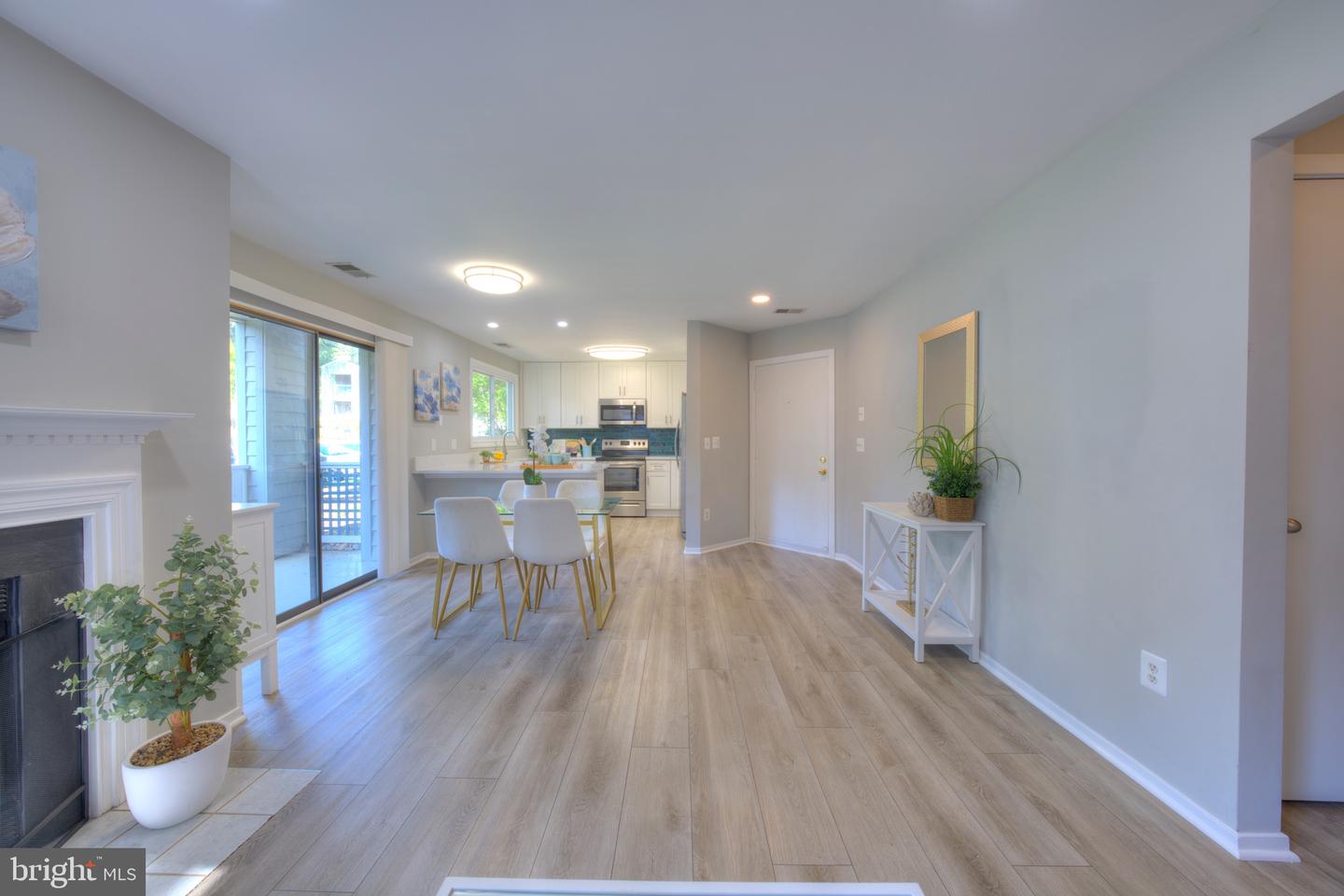 11733 SUMMERCHASE CIR #1733A, RESTON, Virginia 20194, 2 Bedrooms Bedrooms, ,2 BathroomsBathrooms,Residential,For sale,11733 SUMMERCHASE CIR #1733A,VAFX2233992 MLS # VAFX2233992