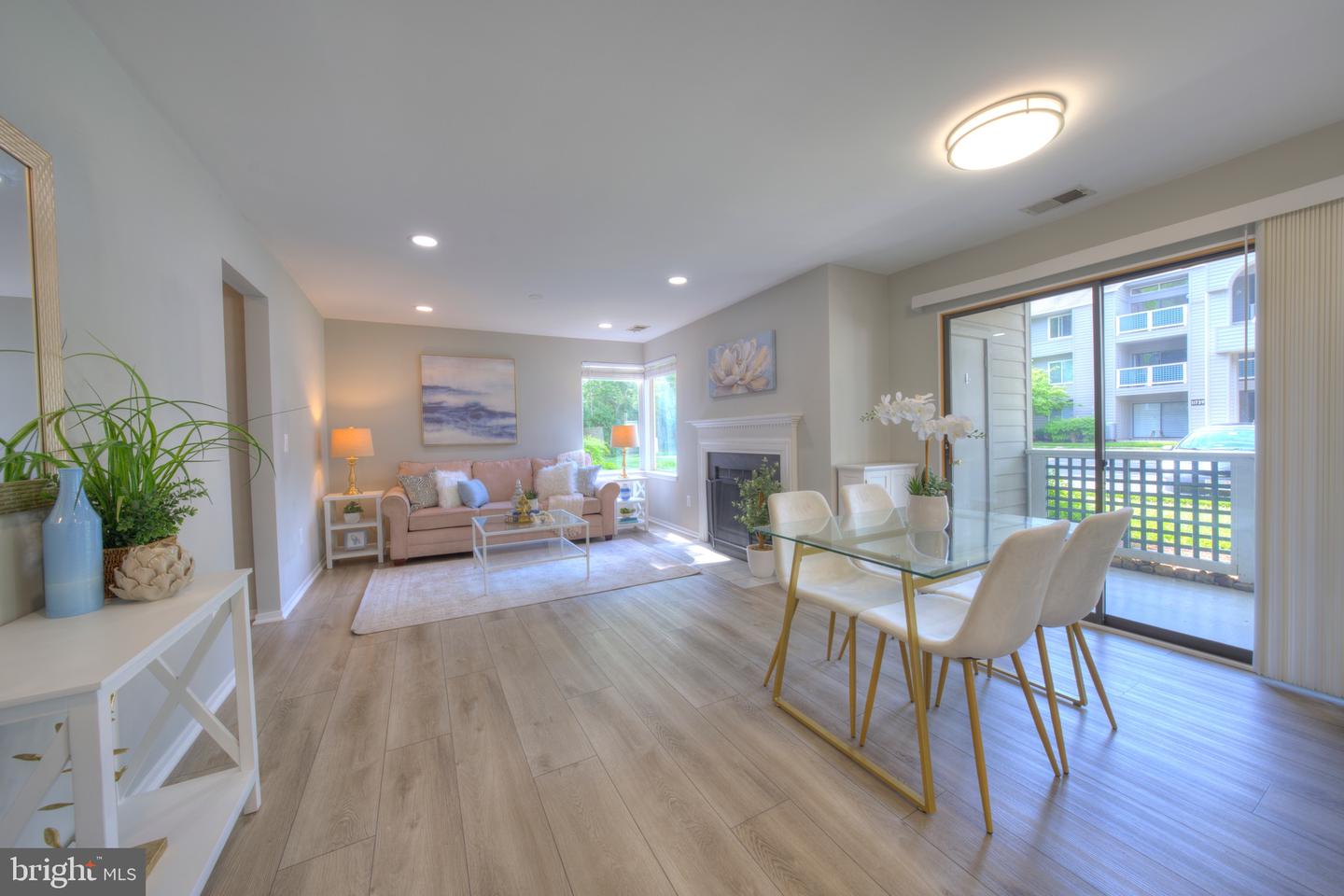 11733 SUMMERCHASE CIR #1733A, RESTON, Virginia 20194, 2 Bedrooms Bedrooms, ,2 BathroomsBathrooms,Residential,For sale,11733 SUMMERCHASE CIR #1733A,VAFX2233992 MLS # VAFX2233992