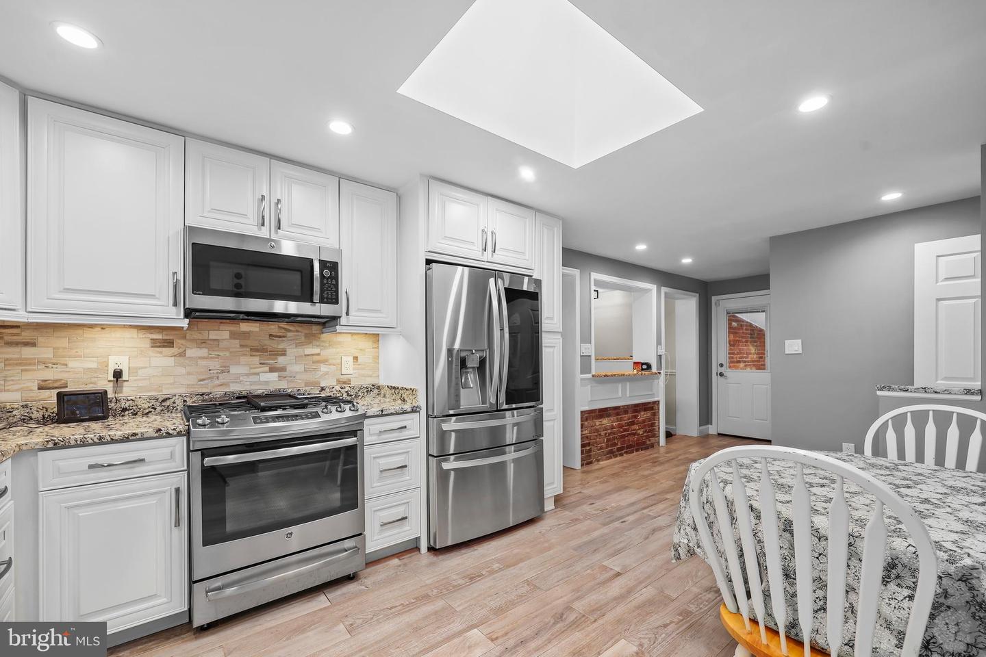 2426 CHESTNUT ST, FALLS CHURCH, Virginia 22043, 6 Bedrooms Bedrooms, ,3 BathroomsBathrooms,Residential,For sale,2426 CHESTNUT ST,VAFX2234112 MLS # VAFX2234112