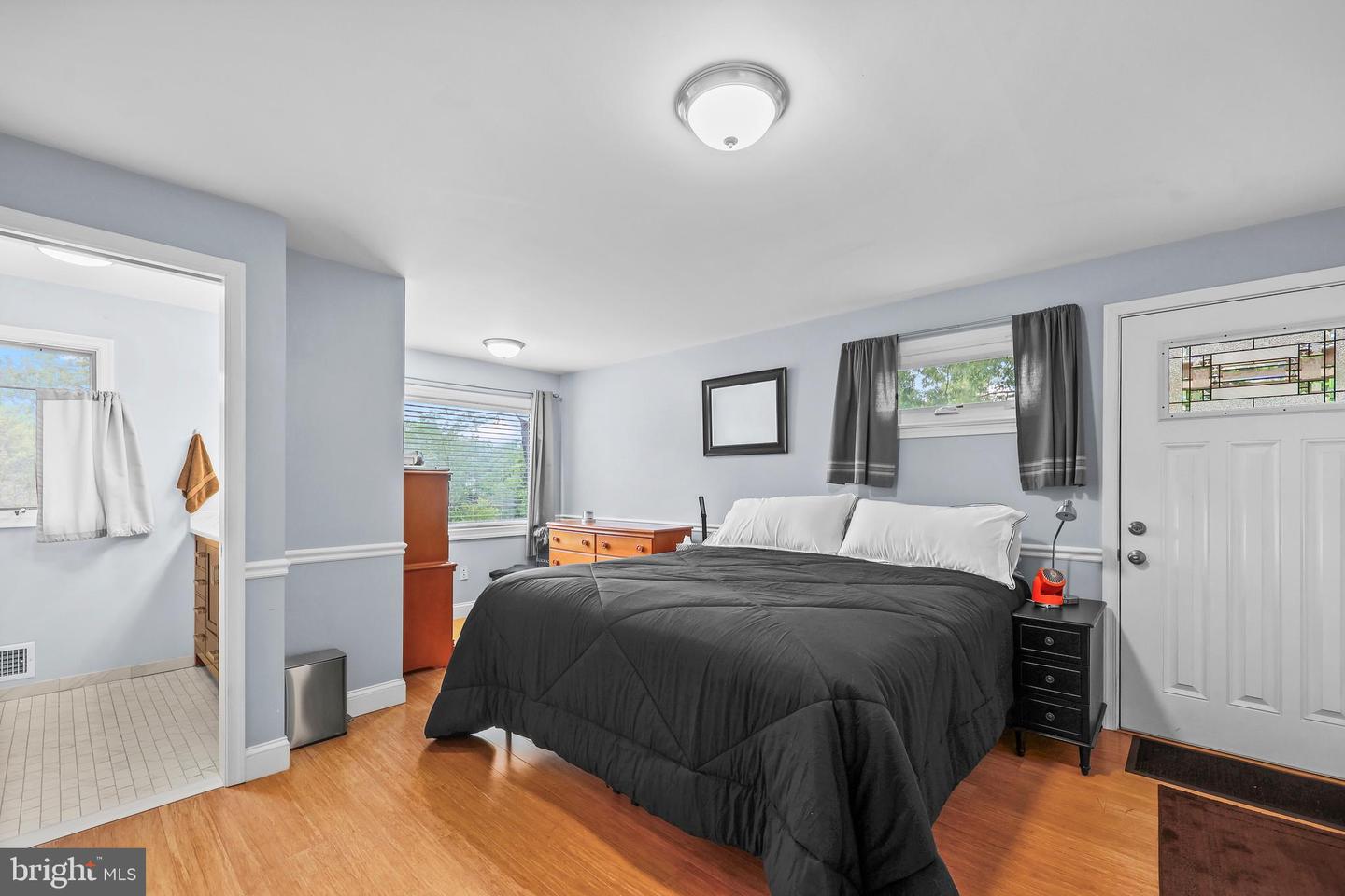 2426 CHESTNUT ST, FALLS CHURCH, Virginia 22043, 6 Bedrooms Bedrooms, ,3 BathroomsBathrooms,Residential,For sale,2426 CHESTNUT ST,VAFX2234112 MLS # VAFX2234112