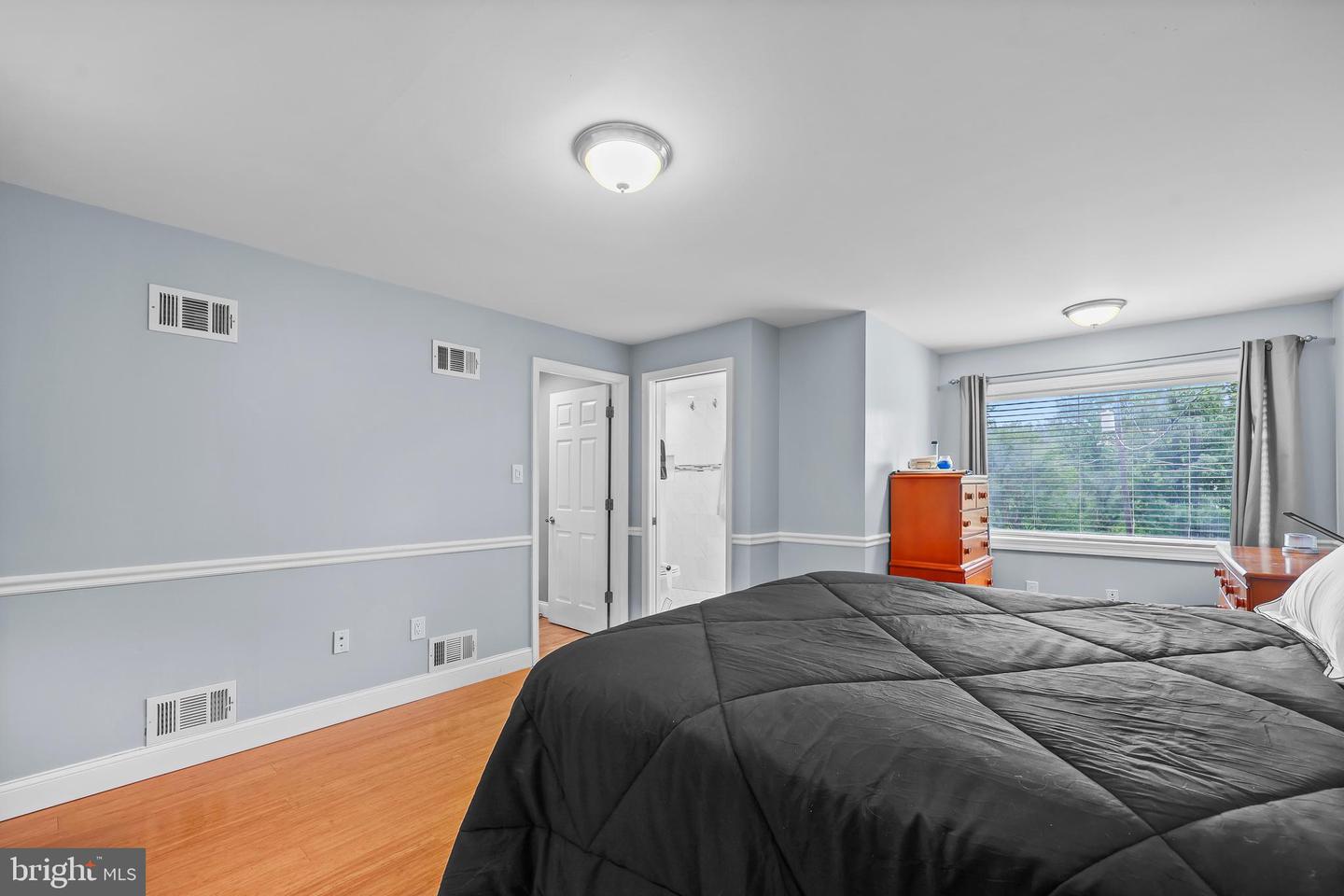 2426 CHESTNUT ST, FALLS CHURCH, Virginia 22043, 6 Bedrooms Bedrooms, ,3 BathroomsBathrooms,Residential,For sale,2426 CHESTNUT ST,VAFX2234112 MLS # VAFX2234112