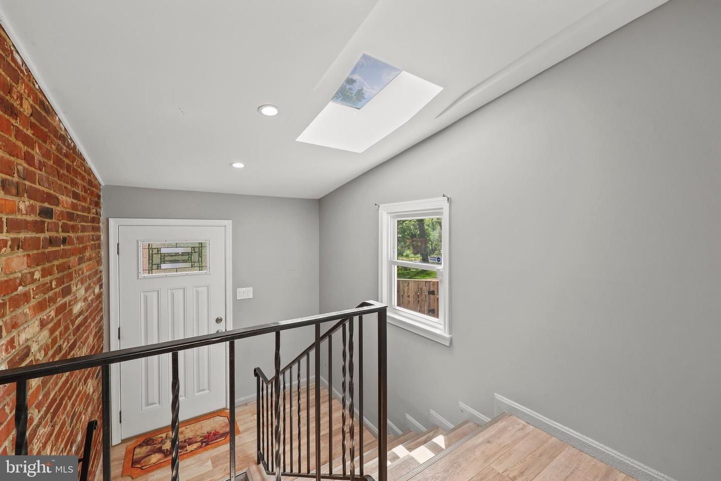 2426 CHESTNUT ST, FALLS CHURCH, Virginia 22043, 6 Bedrooms Bedrooms, ,3 BathroomsBathrooms,Residential,For sale,2426 CHESTNUT ST,VAFX2234112 MLS # VAFX2234112