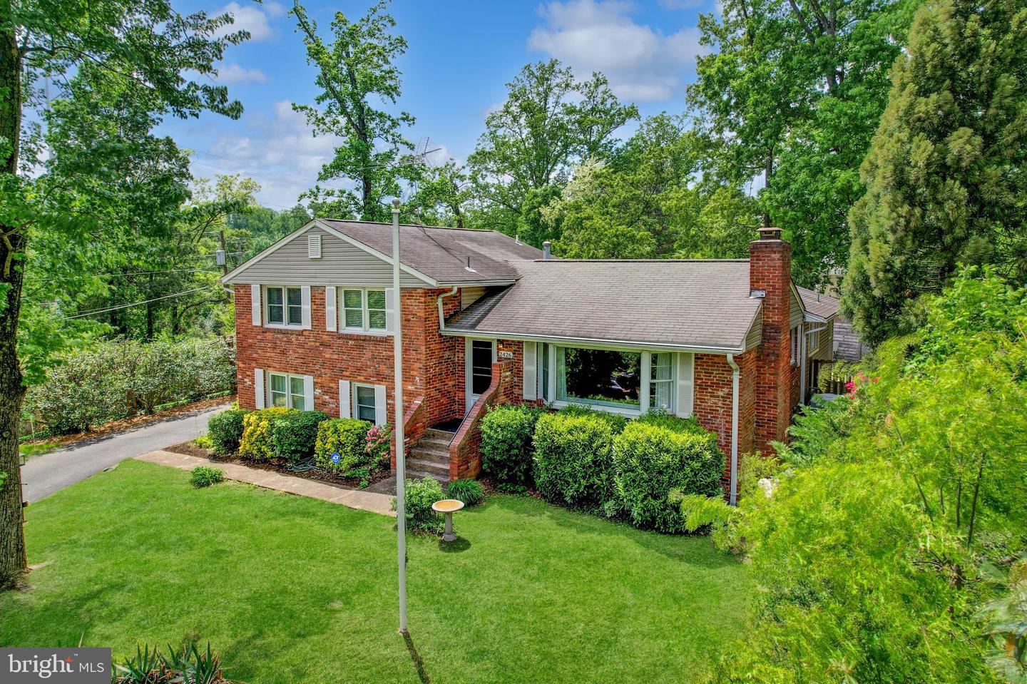 2426 CHESTNUT ST, FALLS CHURCH, Virginia 22043, 6 Bedrooms Bedrooms, ,3 BathroomsBathrooms,Residential,For sale,2426 CHESTNUT ST,VAFX2234112 MLS # VAFX2234112