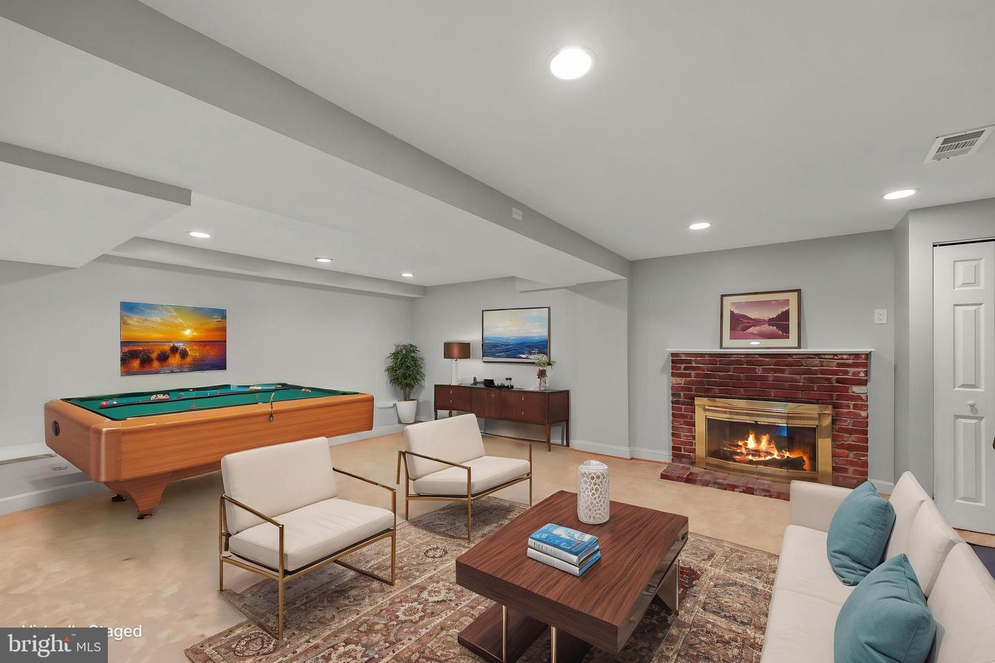 2426 CHESTNUT ST, FALLS CHURCH, Virginia 22043, 6 Bedrooms Bedrooms, ,3 BathroomsBathrooms,Residential,For sale,2426 CHESTNUT ST,VAFX2234112 MLS # VAFX2234112