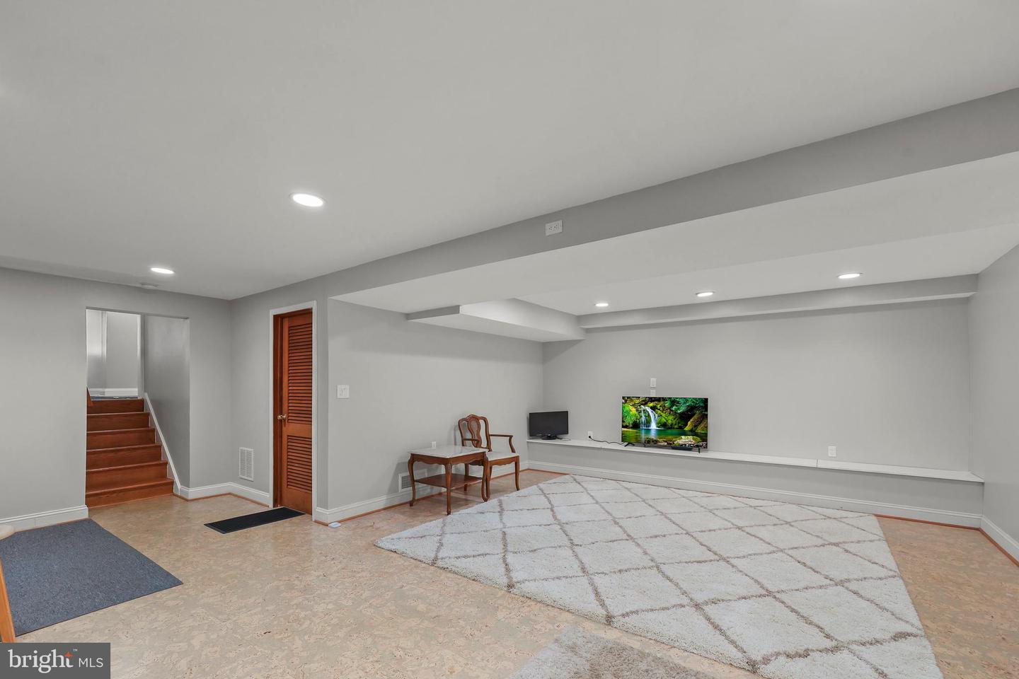 2426 CHESTNUT ST, FALLS CHURCH, Virginia 22043, 6 Bedrooms Bedrooms, ,3 BathroomsBathrooms,Residential,For sale,2426 CHESTNUT ST,VAFX2234112 MLS # VAFX2234112