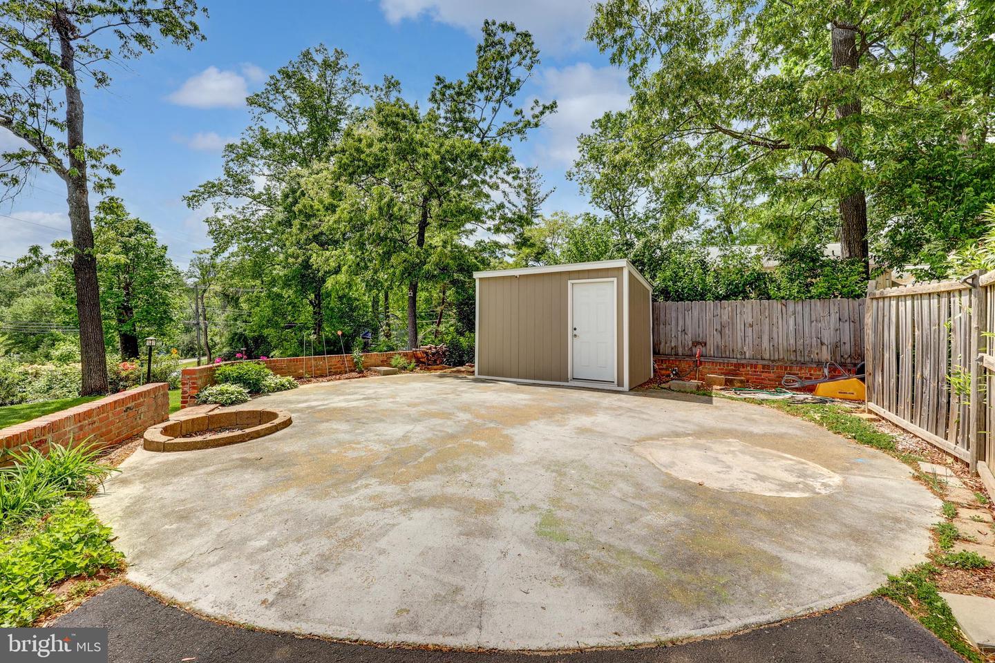 2426 CHESTNUT ST, FALLS CHURCH, Virginia 22043, 6 Bedrooms Bedrooms, ,3 BathroomsBathrooms,Residential,For sale,2426 CHESTNUT ST,VAFX2234112 MLS # VAFX2234112