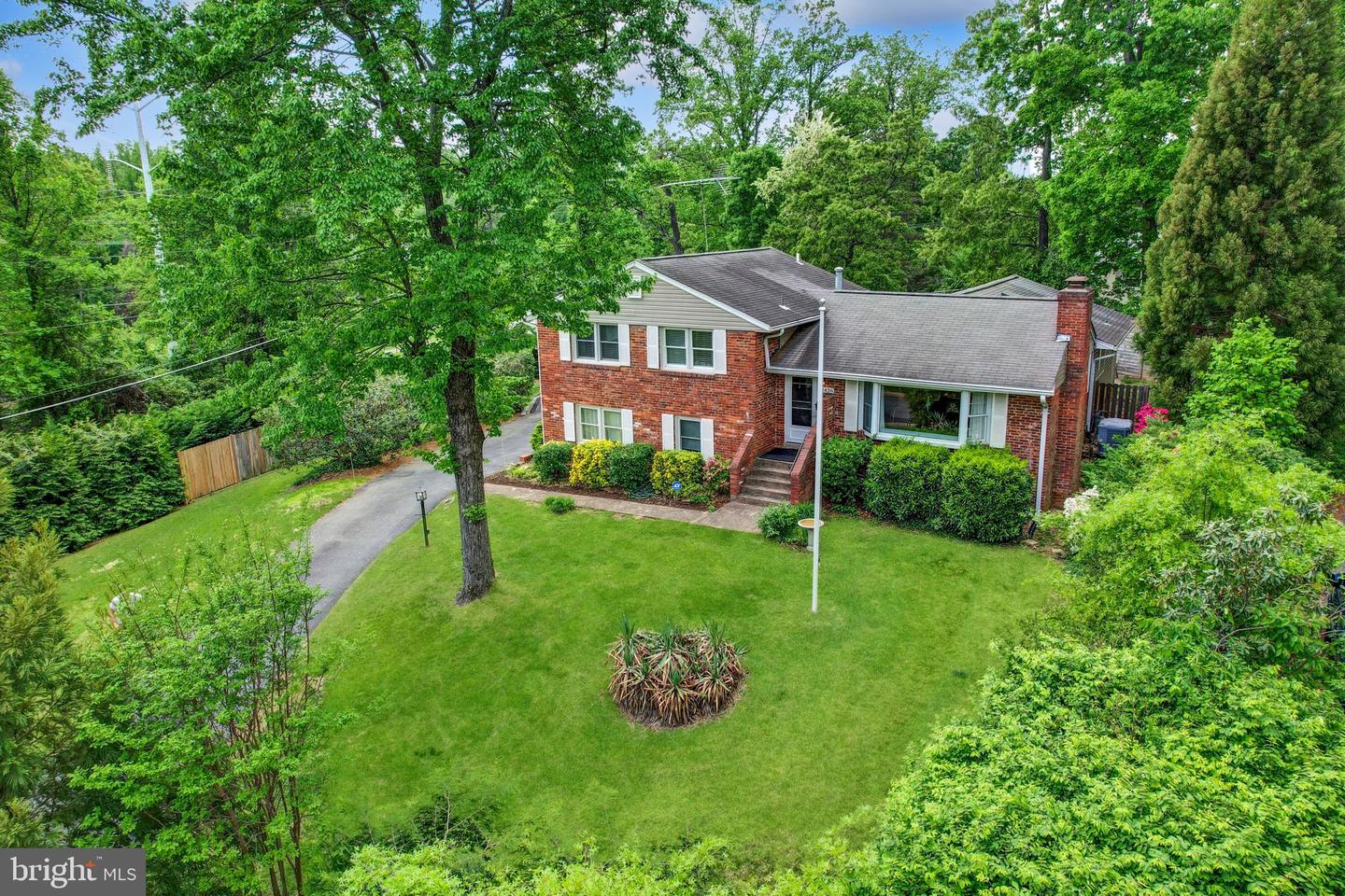 2426 CHESTNUT ST, FALLS CHURCH, Virginia 22043, 6 Bedrooms Bedrooms, ,3 BathroomsBathrooms,Residential,For sale,2426 CHESTNUT ST,VAFX2234112 MLS # VAFX2234112