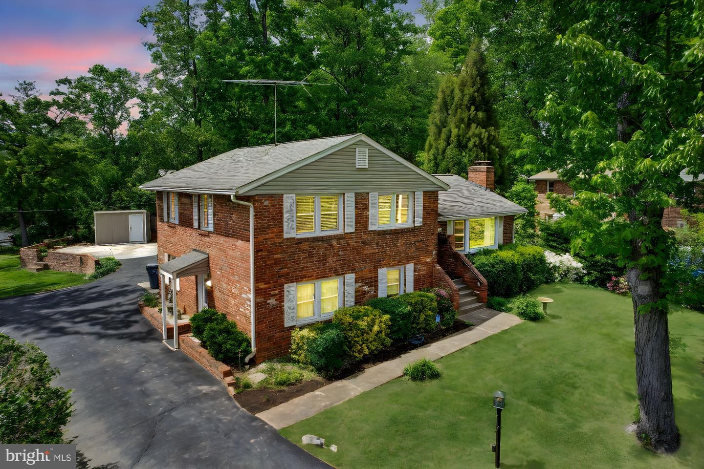 2426 CHESTNUT ST, FALLS CHURCH, Virginia 22043, 6 Bedrooms Bedrooms, ,3 BathroomsBathrooms,Residential,For sale,2426 CHESTNUT ST,VAFX2234112 MLS # VAFX2234112