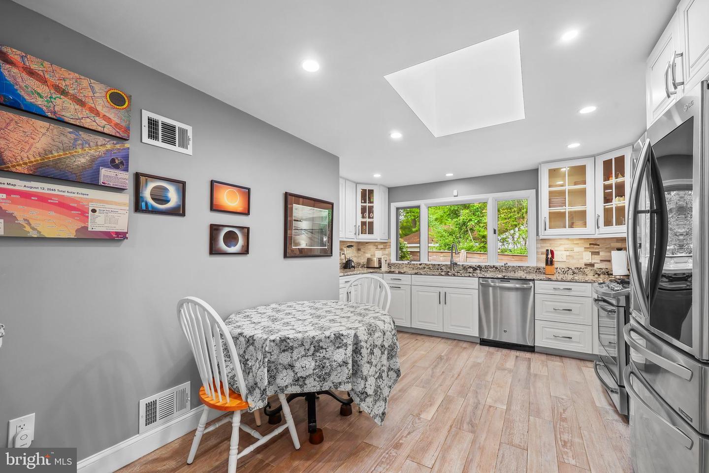 2426 CHESTNUT ST, FALLS CHURCH, Virginia 22043, 6 Bedrooms Bedrooms, ,3 BathroomsBathrooms,Residential,For sale,2426 CHESTNUT ST,VAFX2234112 MLS # VAFX2234112