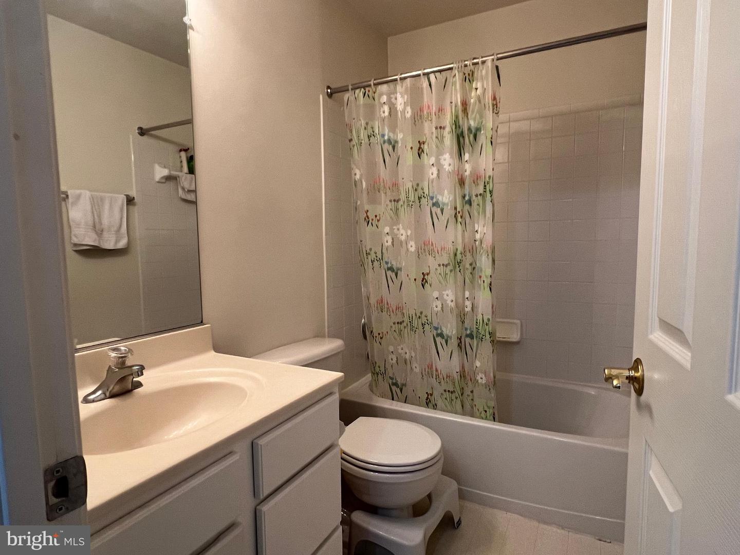 8135 RAINWATER CIR, MANASSAS, Virginia 20111, 3 Bedrooms Bedrooms, ,2 BathroomsBathrooms,Residential,For sale,8135 RAINWATER CIR,VAPW2092028 MLS # VAPW2092028
