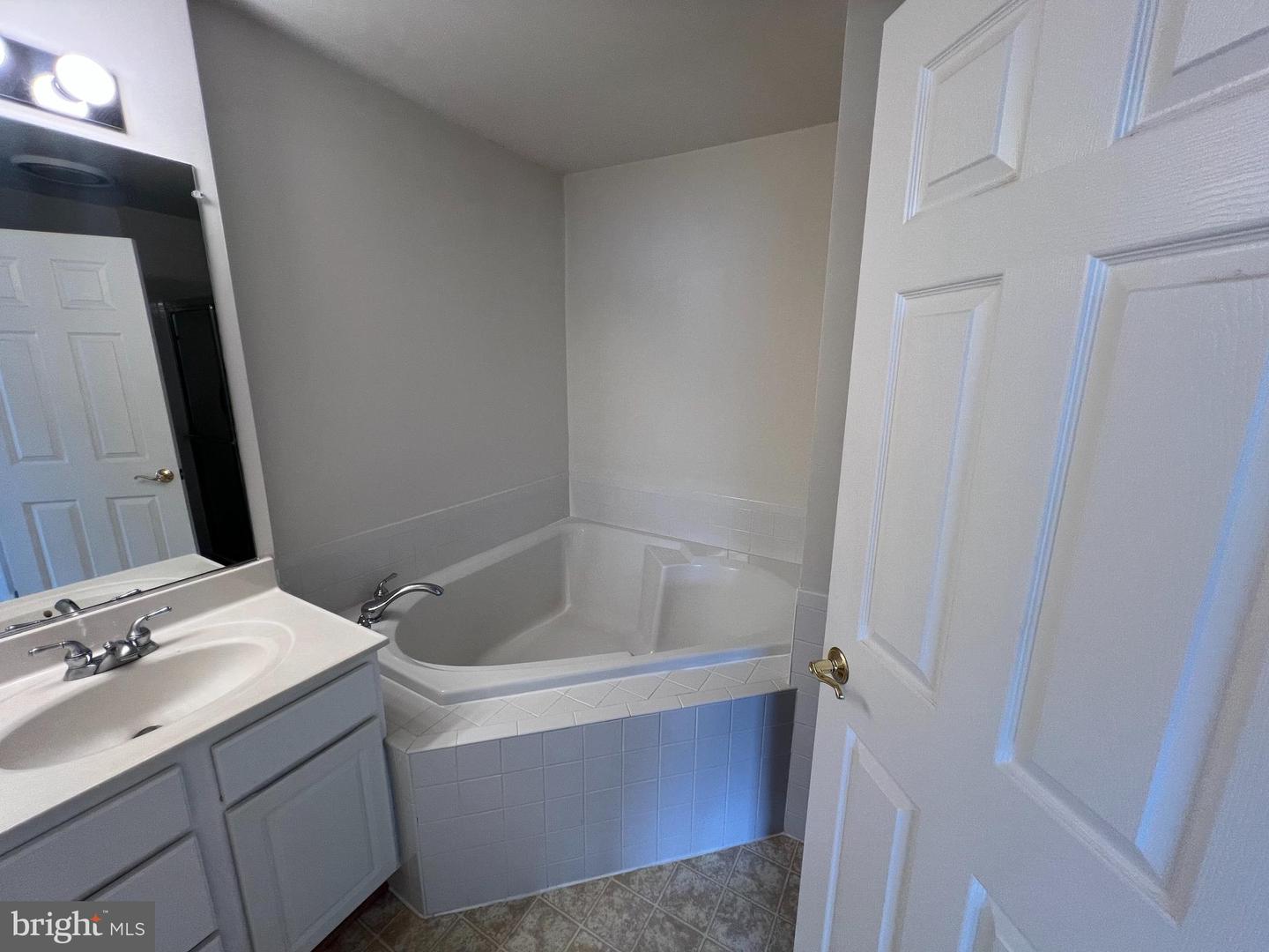 8135 RAINWATER CIR, MANASSAS, Virginia 20111, 3 Bedrooms Bedrooms, ,2 BathroomsBathrooms,Residential,For sale,8135 RAINWATER CIR,VAPW2092028 MLS # VAPW2092028