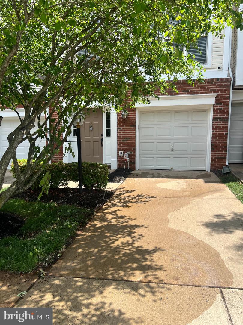 8135 RAINWATER CIR, MANASSAS, Virginia 20111, 3 Bedrooms Bedrooms, ,2 BathroomsBathrooms,Residential,For sale,8135 RAINWATER CIR,VAPW2092028 MLS # VAPW2092028