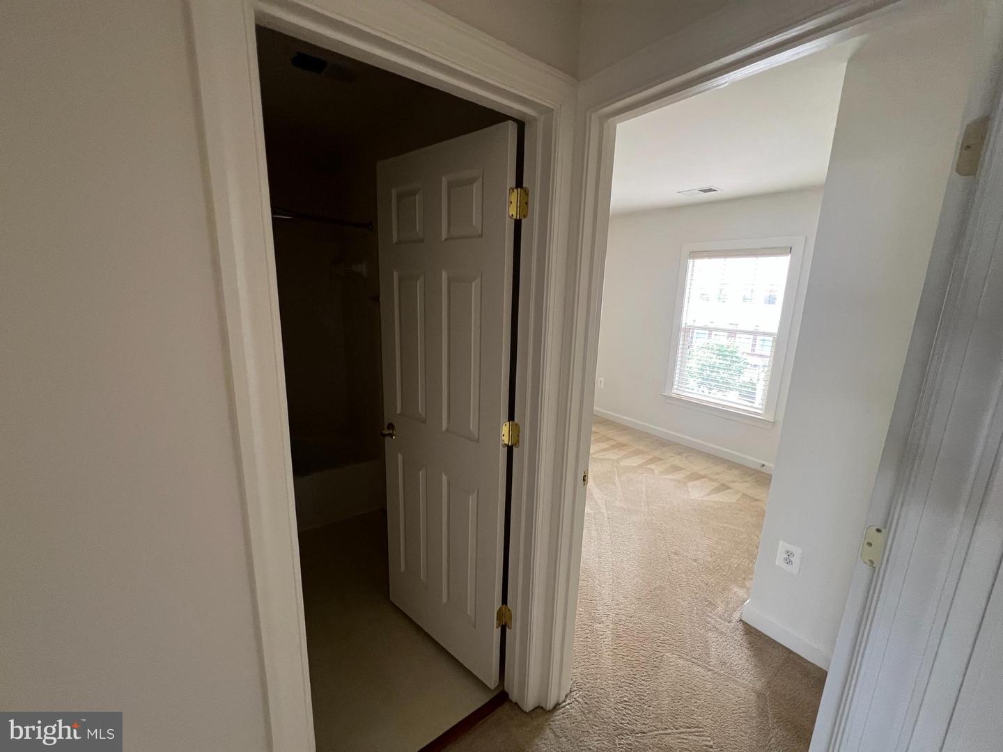 8135 RAINWATER CIR, MANASSAS, Virginia 20111, 3 Bedrooms Bedrooms, ,2 BathroomsBathrooms,Residential,For sale,8135 RAINWATER CIR,VAPW2092028 MLS # VAPW2092028