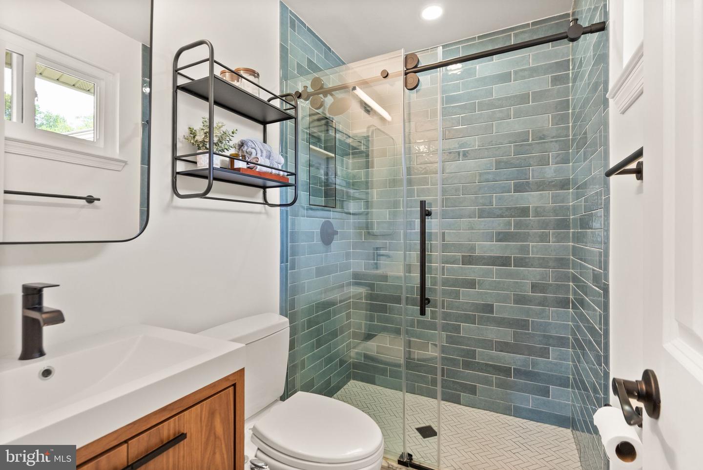 5202 FARADAY CT, FAIRFAX, Virginia 22032, 4 Bedrooms Bedrooms, ,3 BathroomsBathrooms,Residential,For sale,5202 FARADAY CT,VAFX2234374 MLS # VAFX2234374