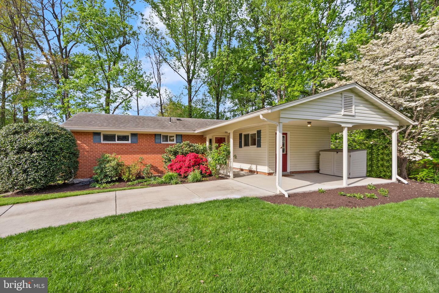 5202 FARADAY CT, FAIRFAX, Virginia 22032, 4 Bedrooms Bedrooms, ,3 BathroomsBathrooms,Residential,For sale,5202 FARADAY CT,VAFX2234374 MLS # VAFX2234374