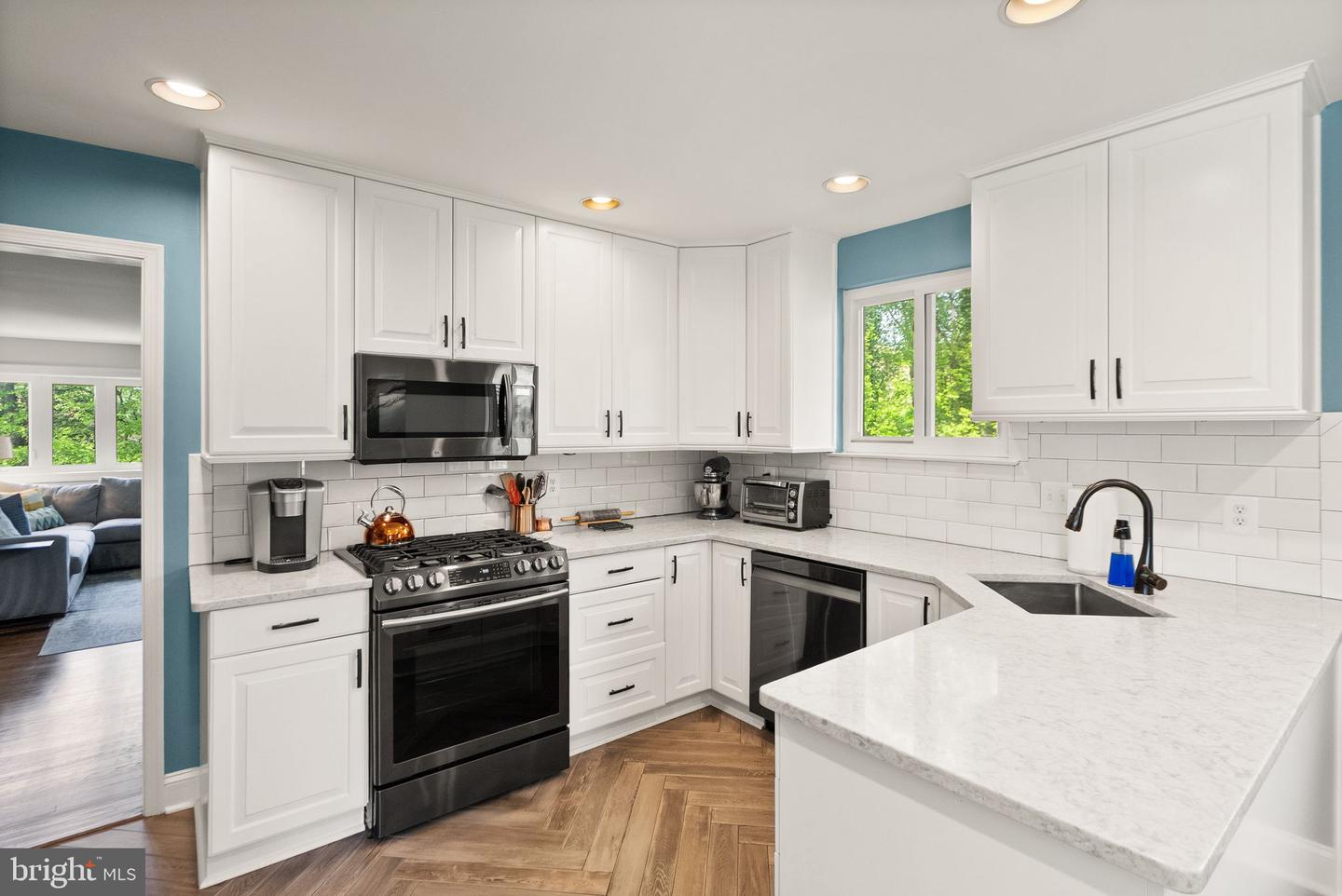 5202 FARADAY CT, FAIRFAX, Virginia 22032, 4 Bedrooms Bedrooms, ,3 BathroomsBathrooms,Residential,For sale,5202 FARADAY CT,VAFX2234374 MLS # VAFX2234374