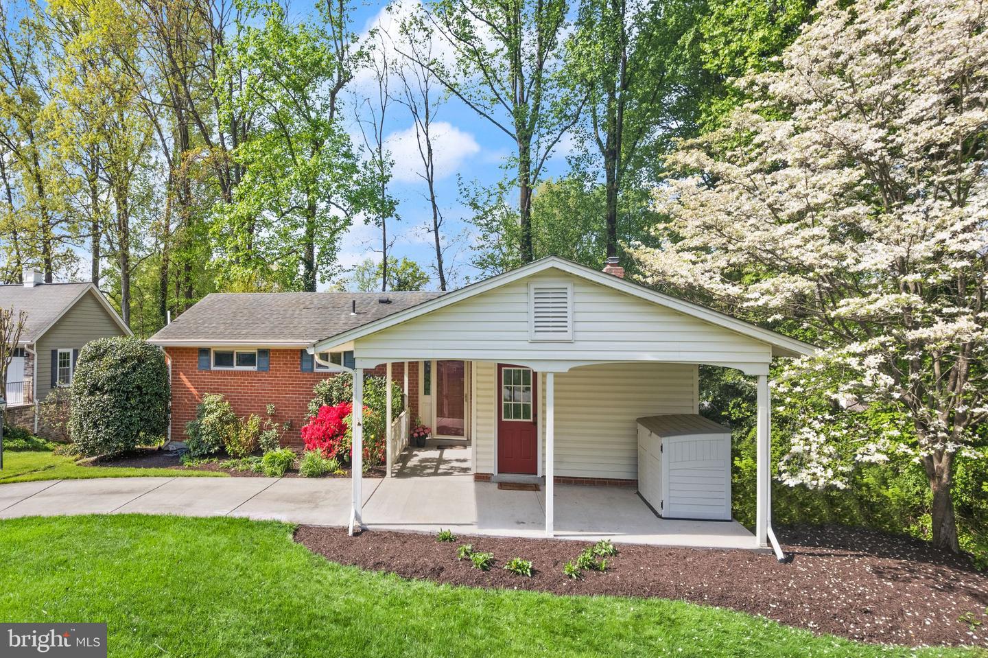 5202 FARADAY CT, FAIRFAX, Virginia 22032, 4 Bedrooms Bedrooms, ,3 BathroomsBathrooms,Residential,For sale,5202 FARADAY CT,VAFX2234374 MLS # VAFX2234374