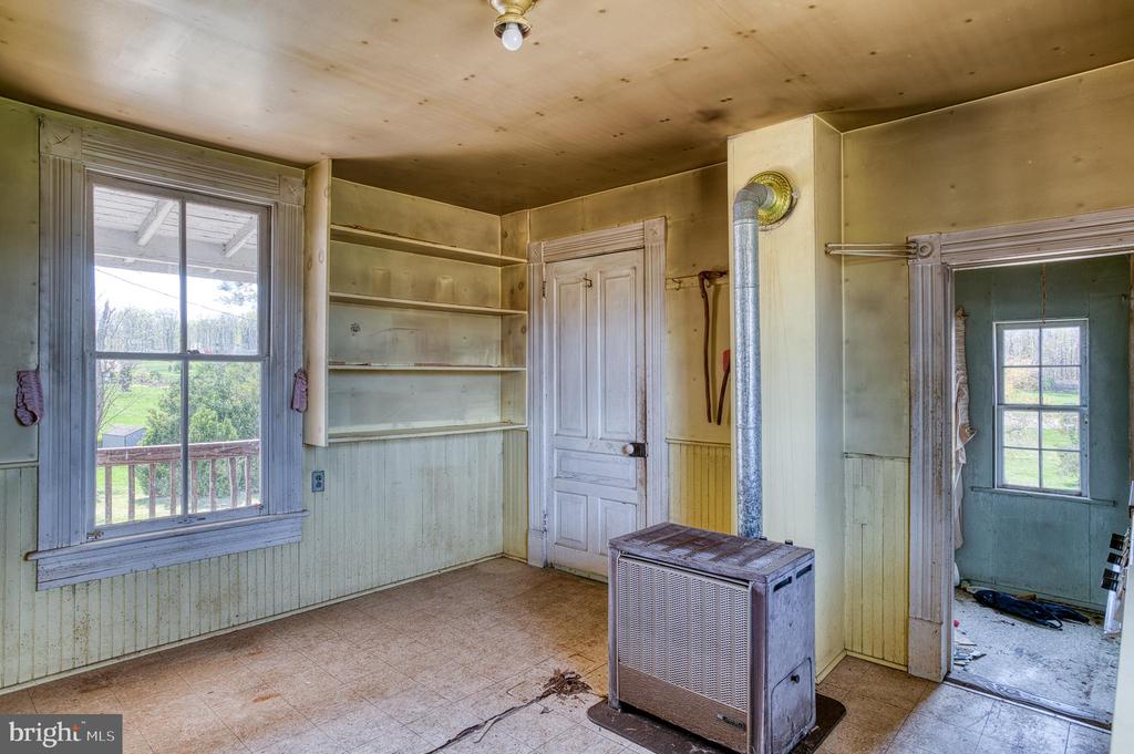 10080 MOUNTAIN RUN LAKE RD, CULPEPER, Virginia 22701, 4 Bedrooms Bedrooms, ,1 BathroomBathrooms,Residential,10080 MOUNTAIN RUN LAKE RD,VACU2010318 MLS # VACU2010318