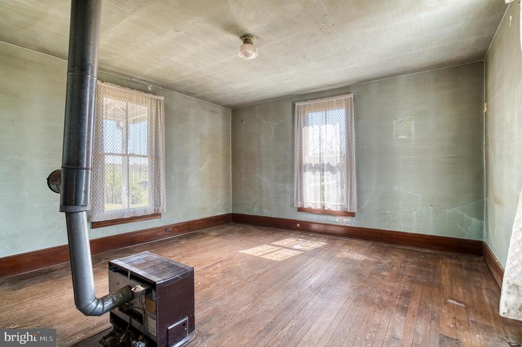 10080 MOUNTAIN RUN LAKE RD, CULPEPER, Virginia 22701, 4 Bedrooms Bedrooms, ,1 BathroomBathrooms,Residential,10080 MOUNTAIN RUN LAKE RD,VACU2010318 MLS # VACU2010318