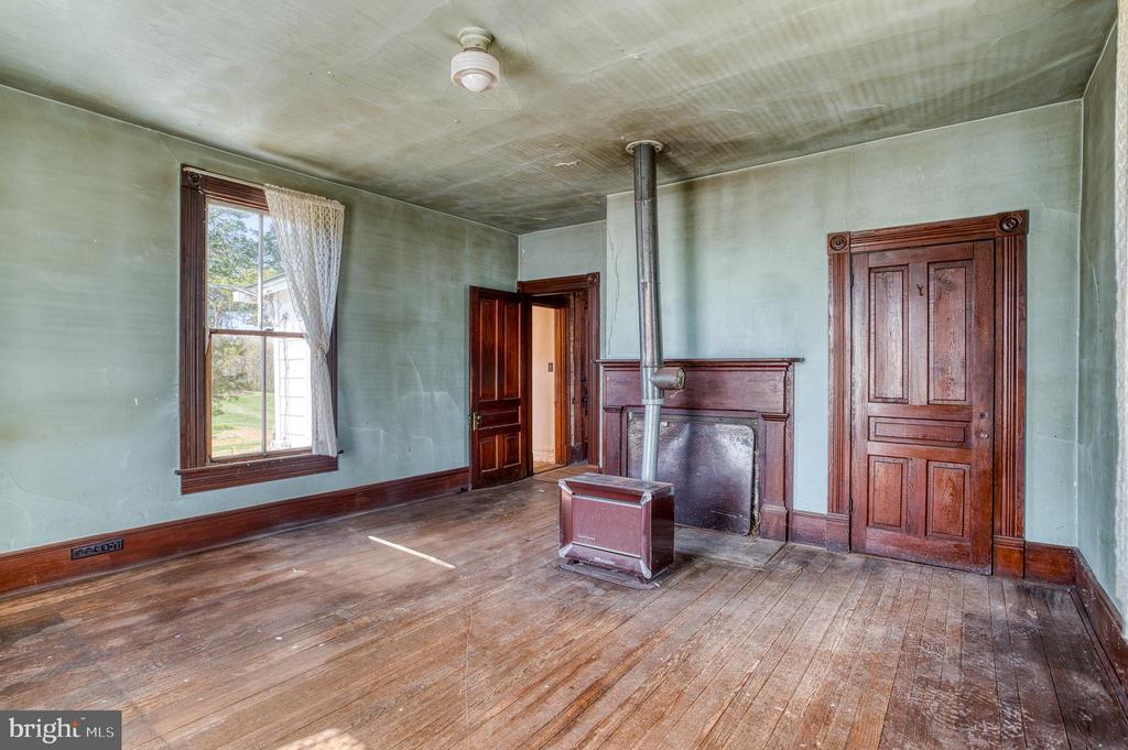 10080 MOUNTAIN RUN LAKE RD, CULPEPER, Virginia 22701, 4 Bedrooms Bedrooms, ,1 BathroomBathrooms,Residential,10080 MOUNTAIN RUN LAKE RD,VACU2010318 MLS # VACU2010318