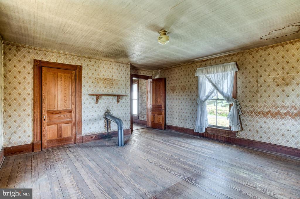 10080 MOUNTAIN RUN LAKE RD, CULPEPER, Virginia 22701, 4 Bedrooms Bedrooms, ,1 BathroomBathrooms,Residential,10080 MOUNTAIN RUN LAKE RD,VACU2010318 MLS # VACU2010318