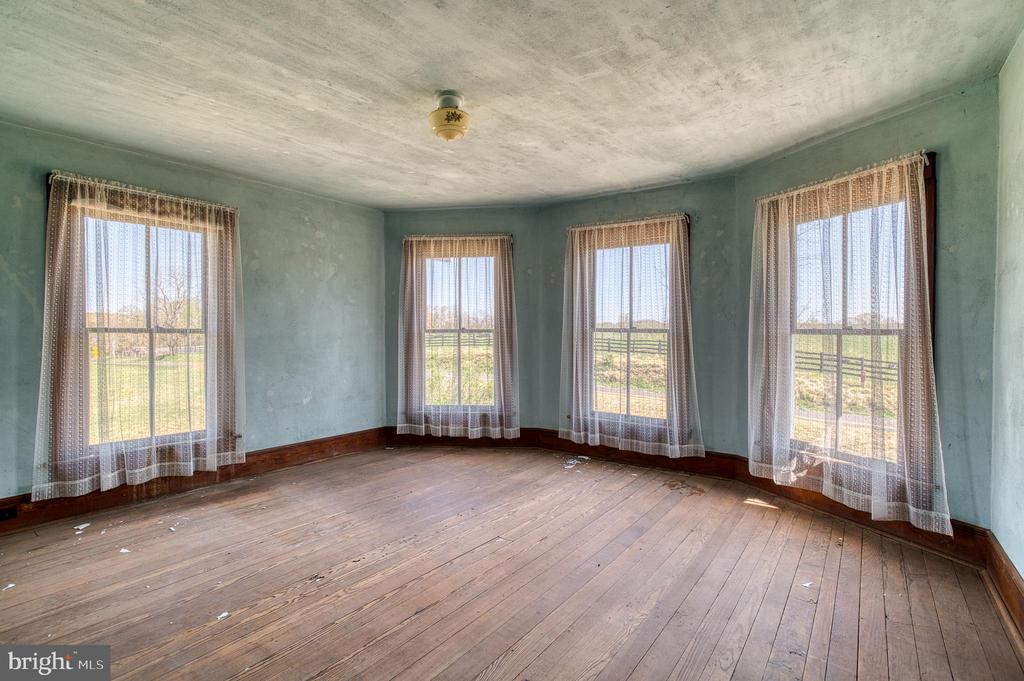 10080 MOUNTAIN RUN LAKE RD, CULPEPER, Virginia 22701, 4 Bedrooms Bedrooms, ,1 BathroomBathrooms,Residential,10080 MOUNTAIN RUN LAKE RD,VACU2010318 MLS # VACU2010318