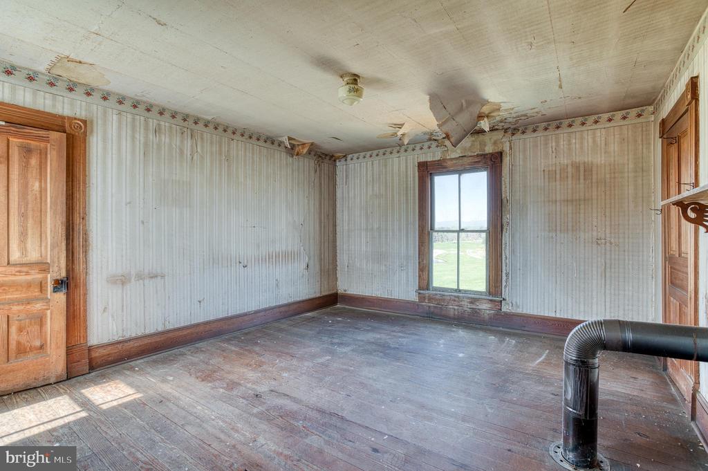 10080 MOUNTAIN RUN LAKE RD, CULPEPER, Virginia 22701, 4 Bedrooms Bedrooms, ,1 BathroomBathrooms,Residential,10080 MOUNTAIN RUN LAKE RD,VACU2010318 MLS # VACU2010318