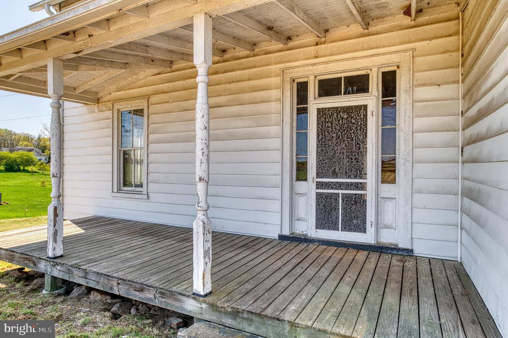 10080 MOUNTAIN RUN LAKE RD, CULPEPER, Virginia 22701, 4 Bedrooms Bedrooms, ,1 BathroomBathrooms,Residential,10080 MOUNTAIN RUN LAKE RD,VACU2010318 MLS # VACU2010318