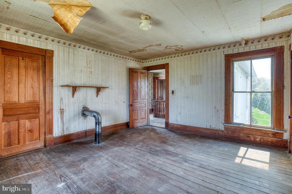 10080 MOUNTAIN RUN LAKE RD, CULPEPER, Virginia 22701, 4 Bedrooms Bedrooms, ,1 BathroomBathrooms,Residential,10080 MOUNTAIN RUN LAKE RD,VACU2010318 MLS # VACU2010318