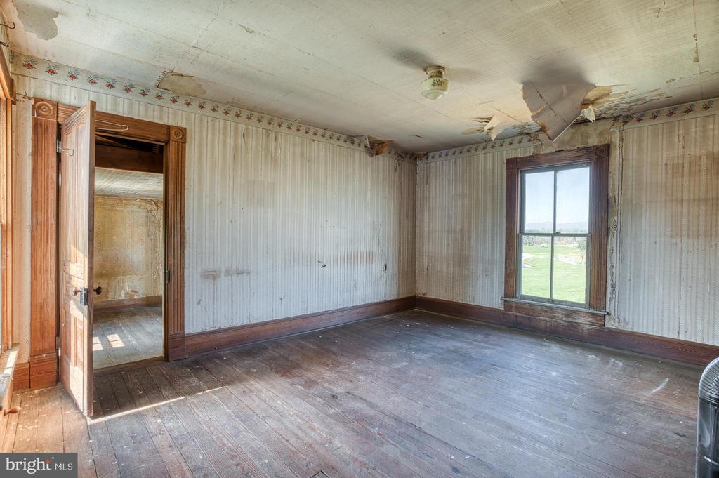 10080 MOUNTAIN RUN LAKE RD, CULPEPER, Virginia 22701, 4 Bedrooms Bedrooms, ,1 BathroomBathrooms,Residential,10080 MOUNTAIN RUN LAKE RD,VACU2010318 MLS # VACU2010318