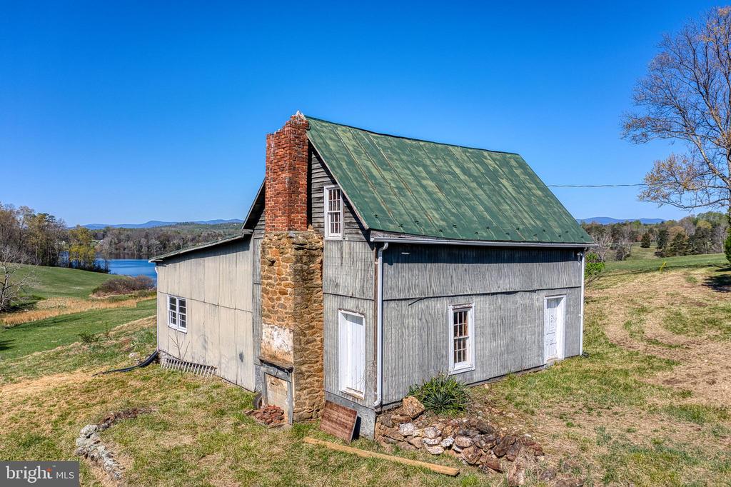 10080 MOUNTAIN RUN LAKE RD, CULPEPER, Virginia 22701, 4 Bedrooms Bedrooms, ,1 BathroomBathrooms,Residential,10080 MOUNTAIN RUN LAKE RD,VACU2010318 MLS # VACU2010318