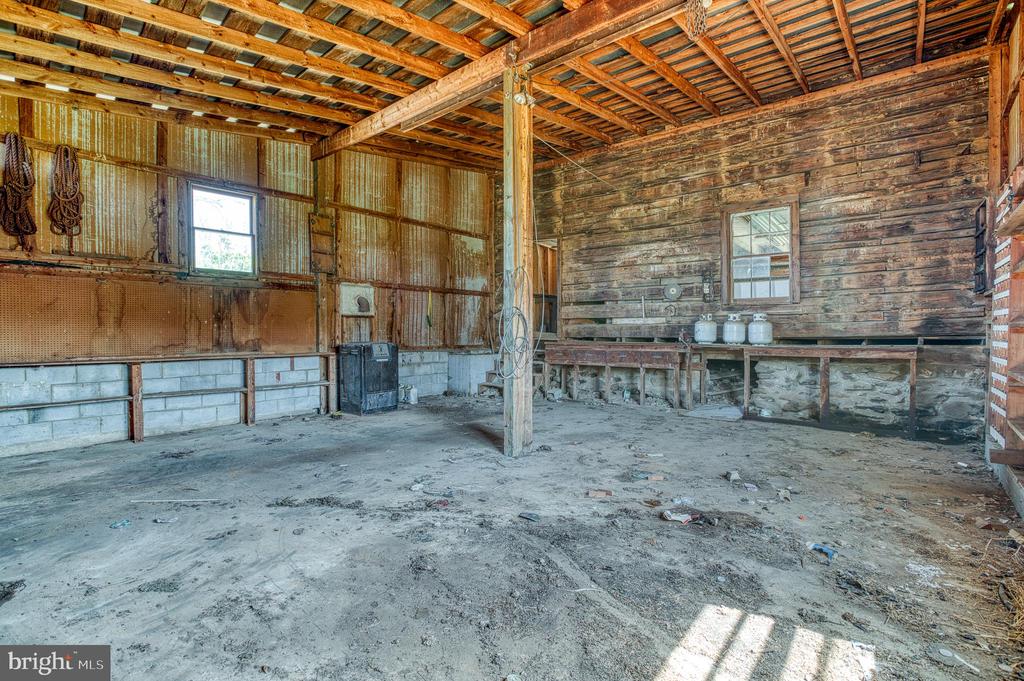 10080 MOUNTAIN RUN LAKE RD, CULPEPER, Virginia 22701, 4 Bedrooms Bedrooms, ,1 BathroomBathrooms,Residential,10080 MOUNTAIN RUN LAKE RD,VACU2010318 MLS # VACU2010318