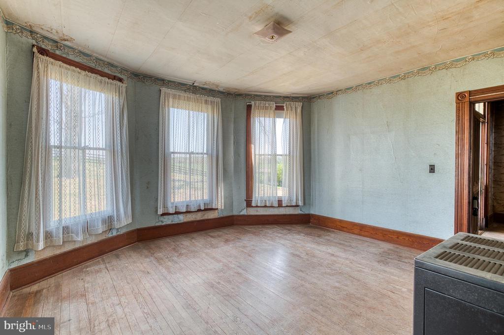 10080 MOUNTAIN RUN LAKE RD, CULPEPER, Virginia 22701, 4 Bedrooms Bedrooms, ,1 BathroomBathrooms,Residential,10080 MOUNTAIN RUN LAKE RD,VACU2010318 MLS # VACU2010318
